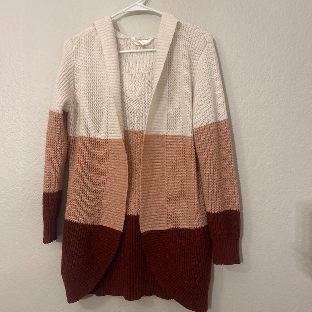 Cream pink and burgundy color blocked